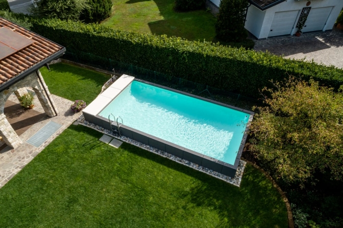 Ratanový bazén záhrade